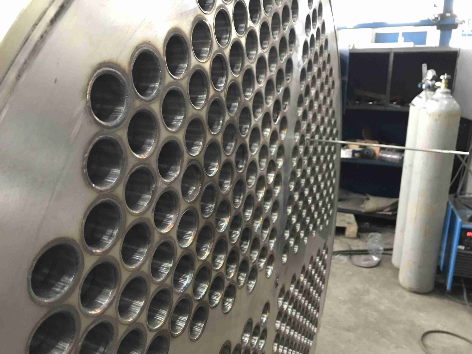shell and tube heat exchanger for power plants